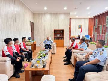 Aster Kasau Lepas Atlet Paramotor Menuju SEA Games