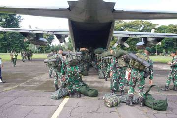 C-130 Hercules TNI AU Angkut Prajurit Pemulihan Bencana