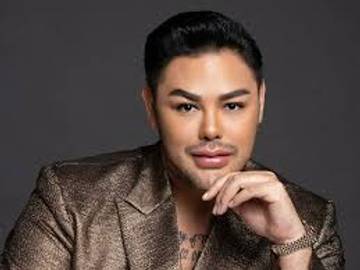 [Hoaks] Ivan Gunawan Bagi-bagi Uang untuk Lansia