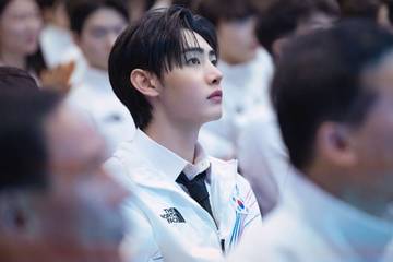 Sunghoon ENHYPEN Jadi Pembawa Obor Olimpiade Milano