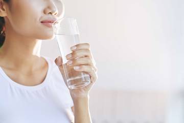 Manfaat Minum Air Putih di Pagi Hari