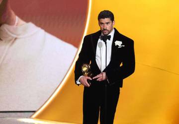 Album Spanyol Bad Bunny Menang Grammy 2026