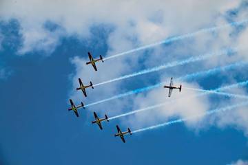 Jupiter Aerobatic Team Memukau di Singapore Airshow