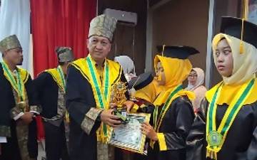 210 Santri TPQ Se-Kecamatan Tebing Diwisuda