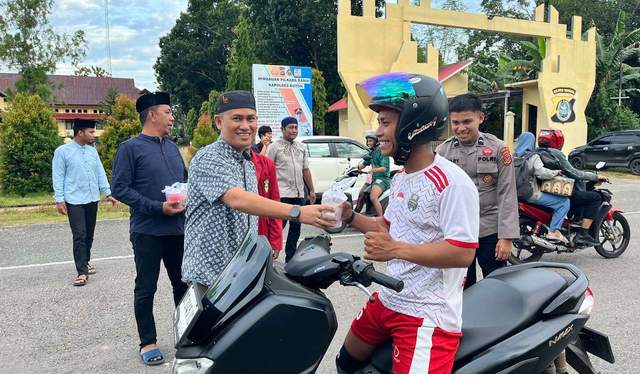 Polres Buton Mitigasi Premanisme dengan Berbagai Takjil Ramadan