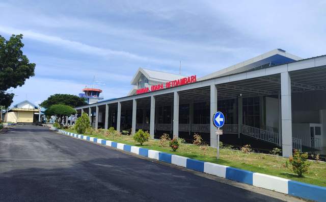 Operasikan Sekali Flight Arus Balik di Bandara Betoambari H+2 Belum  Signifikan - RRI.co.id