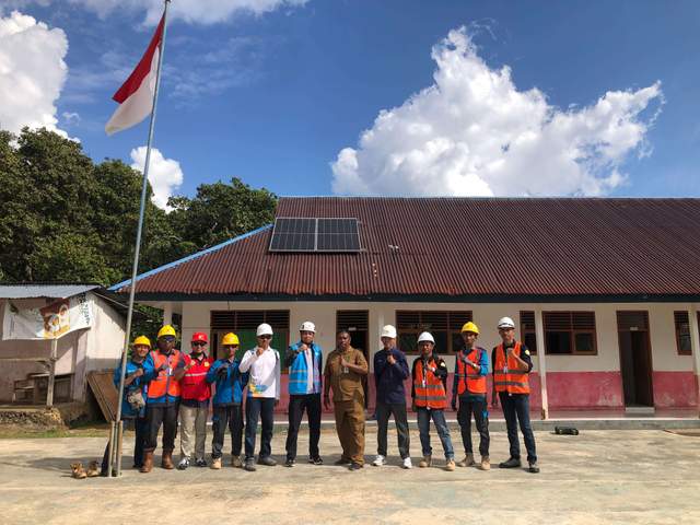 PLN ULP Raha Nyalakan Sekolah Terpencil di Muna