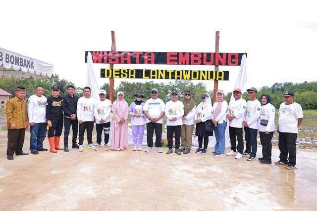 Bupati Burhanuddin Resmikan Wisata Embung Desa Lantawonua Bombana