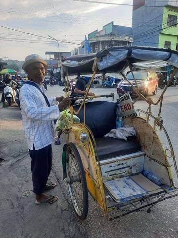 La Aci, Tukang Becak di Era Teknologi
