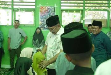 Safari Ramadan Bupati Bombana: Sentuhan Kasih di Pesantren