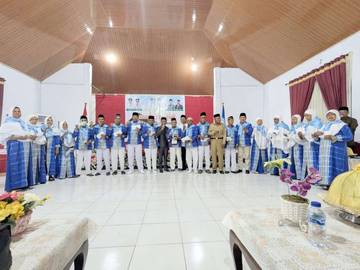 Pemkab Buton Selatan Lepas Keberangkatan Jemaah Calon Haji