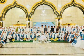 Momentum 10 Muharram BKMT Baubau Santuni Anak Yatim