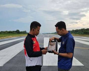 Abon Butonik Klien Bapas Baubau Dipromosikan di Bandara 