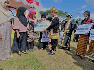 Pekerja Rentan Mubar Dilindungi, Pemerintah Serahkan Santunan Kematian   