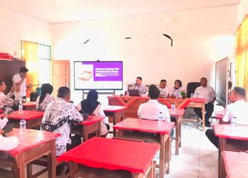 Bawaslu Buton Selatan Konsolidasikan Demokrasi Bersama PGRI