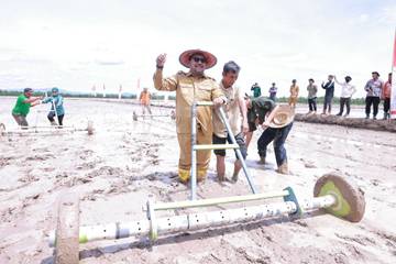 Pemkab Bombana Tanam Perdana Program Cetak Sawah Rakyat