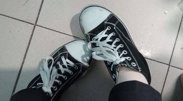 Simak, Tips Sederhana Menghilangkan Bau Sepatu