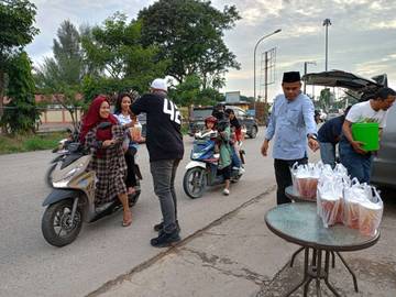 NXR Duri Berbagi Seribu Cup Teh Es
