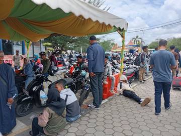 Jadwal Booking Terlambat 3 Jam, Kapal Alami Kerusakan 