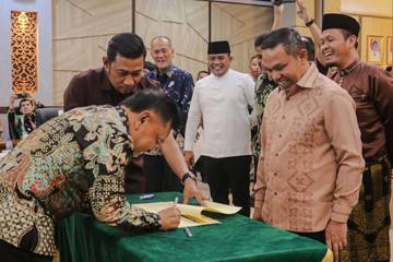 Bupati Meranti Laporkan Infrastruktur Prioritas Kepada Gubernur
