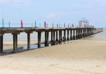 Pantai Tanjung Lapin Tarik Wisatawan Domestik dan Mancanegara