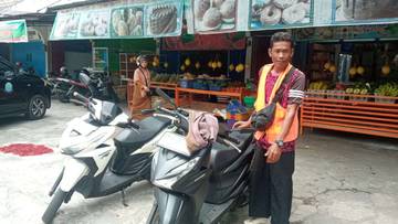 Rosu Arkan, Juru Parkir Tak Pernah Lelah Berjuang
