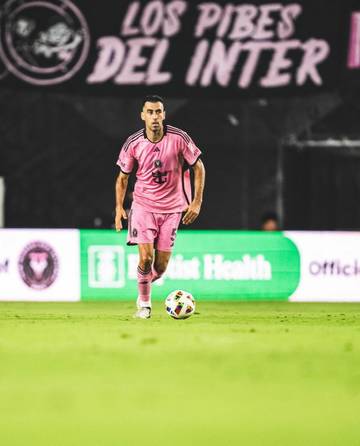 Sergio Busquets Sampaikan Akan Pensiun Diakhir Musim