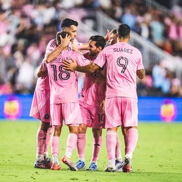 Satu Per Satu Sahabat Messi Gantung Sepatu