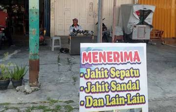 Sepatu Rusak Jadi Rezeki Tukang Jahit Bengkalis