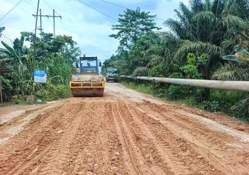 PHR Perbaiki Jalan Rusak 15 Km di Rohil