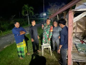 Babinsa dan Warga Patroli Siskamling Gabungan