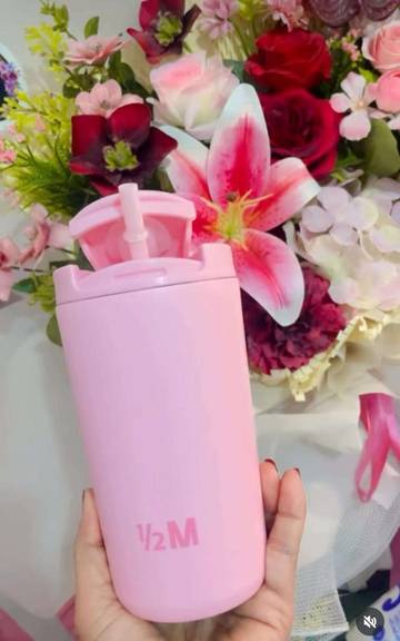 Tumbler Viral 1/2M dan Pelajaran Ikhlas di Baitullah