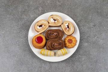 Tips Konsumsi Makanan Manis Saat Puasa Agar Sehat