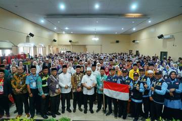 Gubernur Berangkatkan Kloter Pertama Jamaah Haji Bengkulu