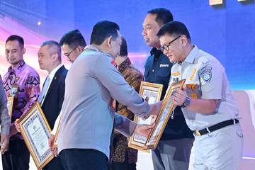 Rakernis Fungsi Lalin 2025, JR Terima Penghargaan Kapolri 