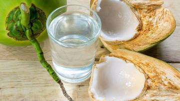  Kelapa Muda Bantu Detoks Tubuh Secara Alami
