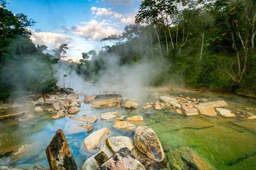 Sungai Mendidih di Hutan Amazon