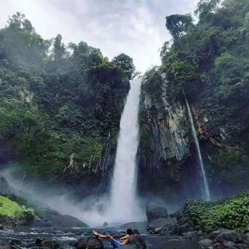 Menapaki Keindahan Air Terjun Tri Muara Karang