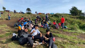 Lima Hal yang Bisa Dinikmati di Gunung Prau