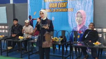 Dewi Coryati Bersama Kemenpora Gelar Kejurda Badminton U-18