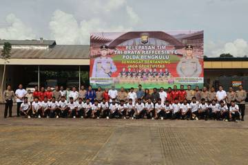 Lepas Tribrata FC, Kapolda Bengkulu Tekankan Sportivitas