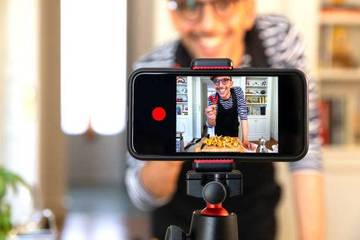  Menjadi YouTuber Pemula: Fokus dan Konsistensi
