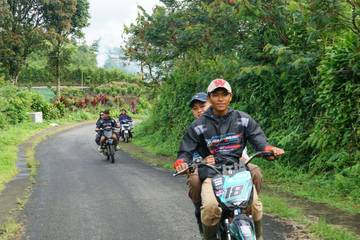 Kisah Ojek Gunung Bukit Kaba, Solusi Pendakian hingga Puncak