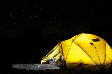 Pilihan Merek Tenda untuk Camping Keluarga Kecil 