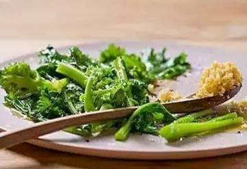 Makanan Ini Bisa Jadi Beracun Jika Dipanaskan Berulang