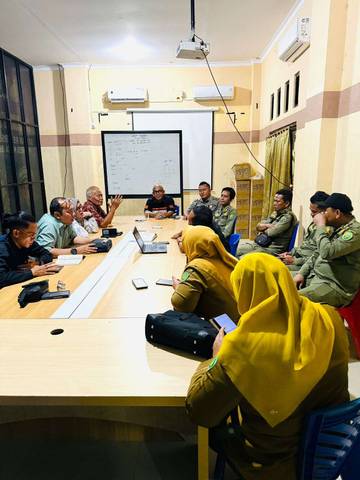 Seruduk Kantor Walikota Bengkulu Dengan Sampah,  Oknum Dilaporkan  