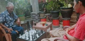 Bermain catur dapat melatih kemampuan strategi