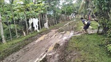 Bupati Respon Keluhan Warga terkait Jalan Pemukiman