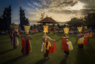 Tarian Indonesia Warisan Budaya Bangsa