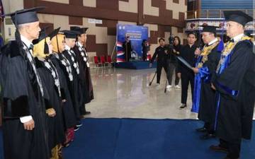 Unib Kukuhkan Enam Guru Besar Baru